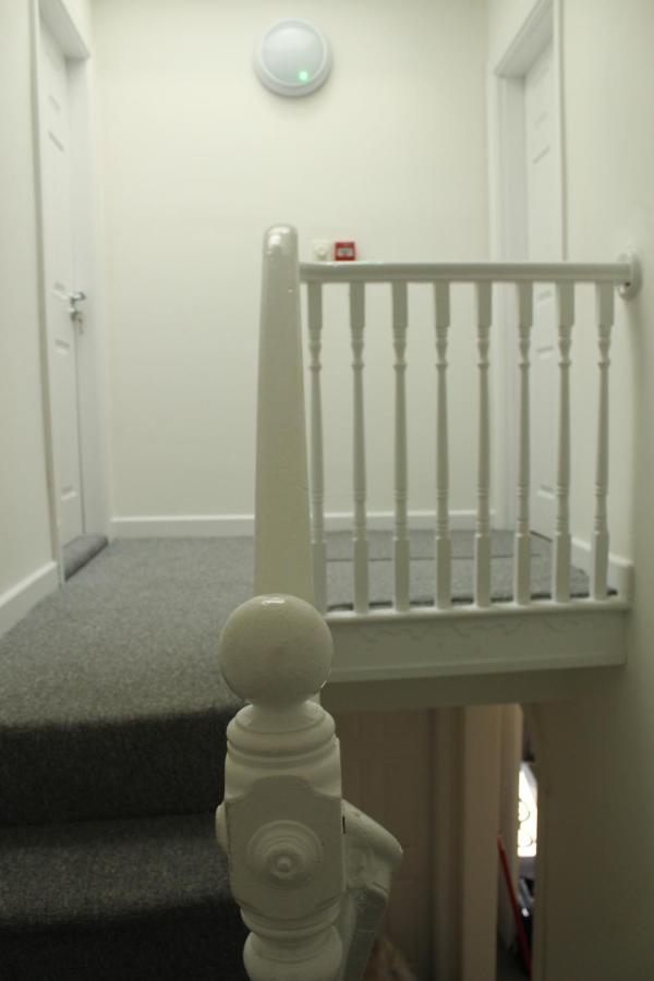 Spacious & Pet-Friendly 1Br Apt In Heywood Apartment Екстериор снимка